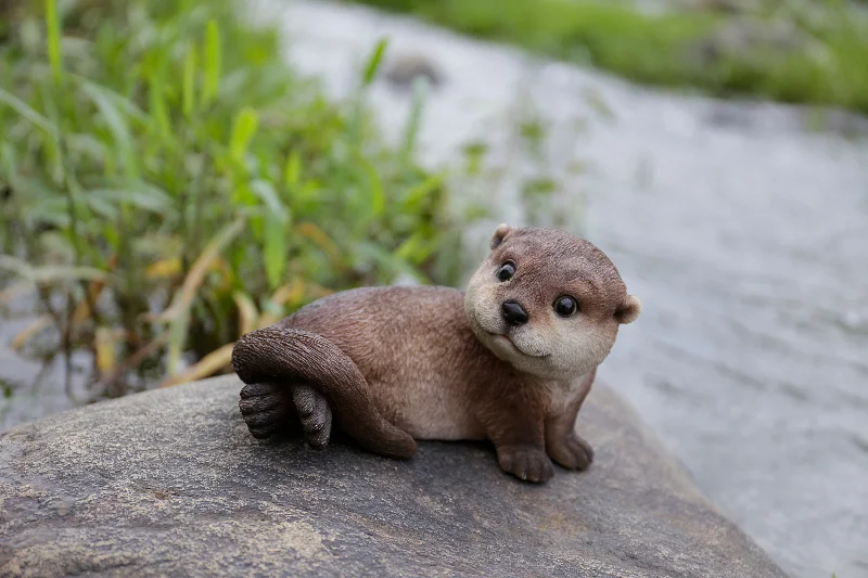 Handmade bamboo wall art-Otter Lying Statue